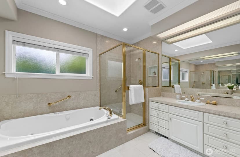 Property photo for 1240 108th Avenue Ne, Bellevue photo 26