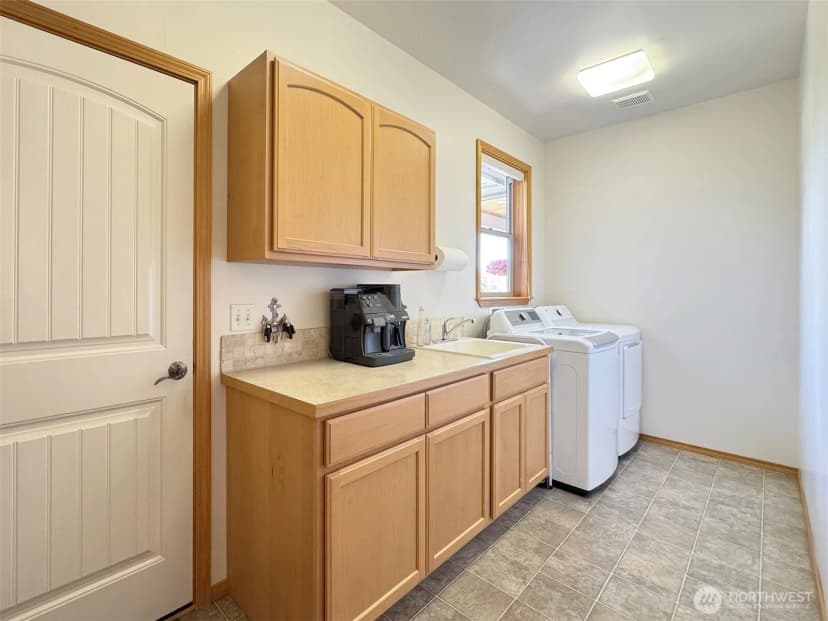 Property photo for 1427 N Aurora Court, Port Angeles photo 30