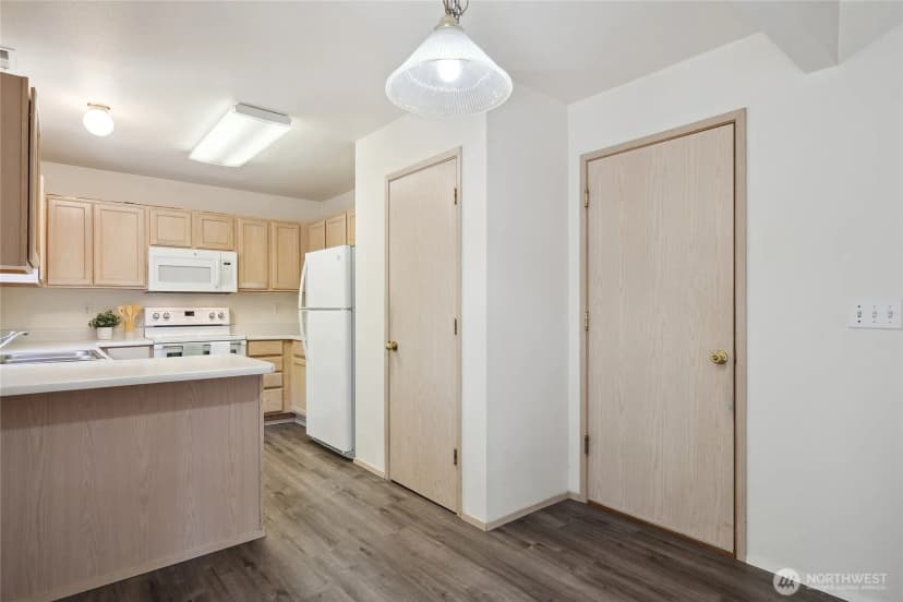 Property photo for 9810 23rd Avenue Se, Everett photo 17