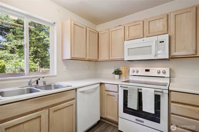 Property photo for 9810 23rd Avenue Se, Everett photo 16