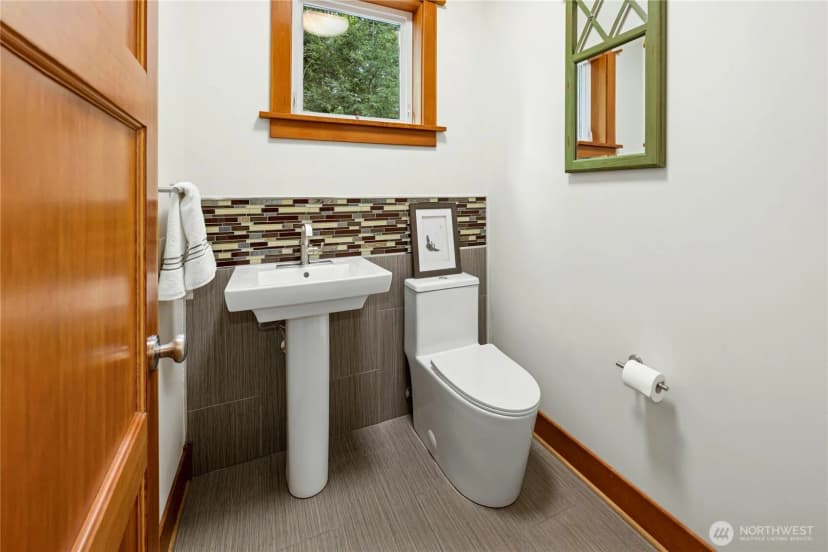 Property photo for 9117 Ne North Town Drive, Bainbridge Island photo 17