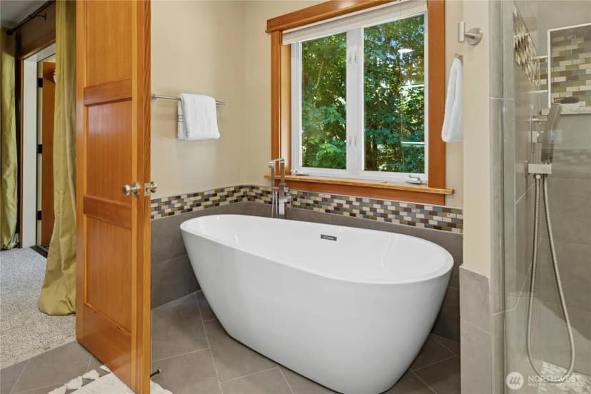 Property photo for 9117 Ne North Town Drive, Bainbridge Island photo 22