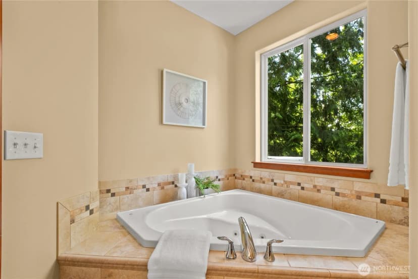 Property photo for 54 Grand View Lane, Bellingham photo 11