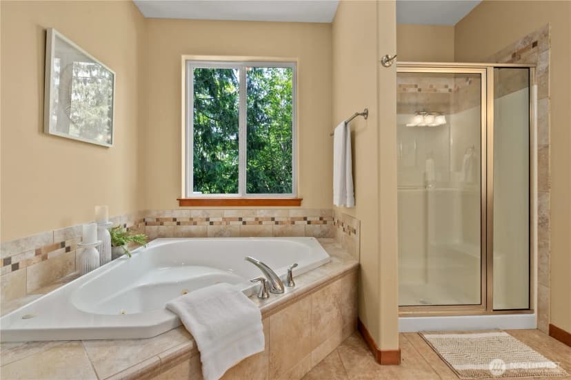 Property photo for 54 Grand View Lane, Bellingham photo 10