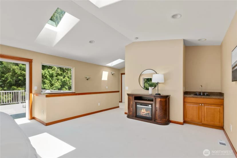 Property photo for 54 Grand View Lane, Bellingham photo 16