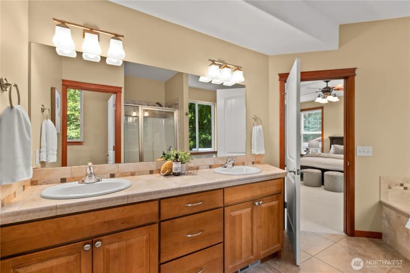 Property photo for 54 Grand View Lane, Bellingham photo 13