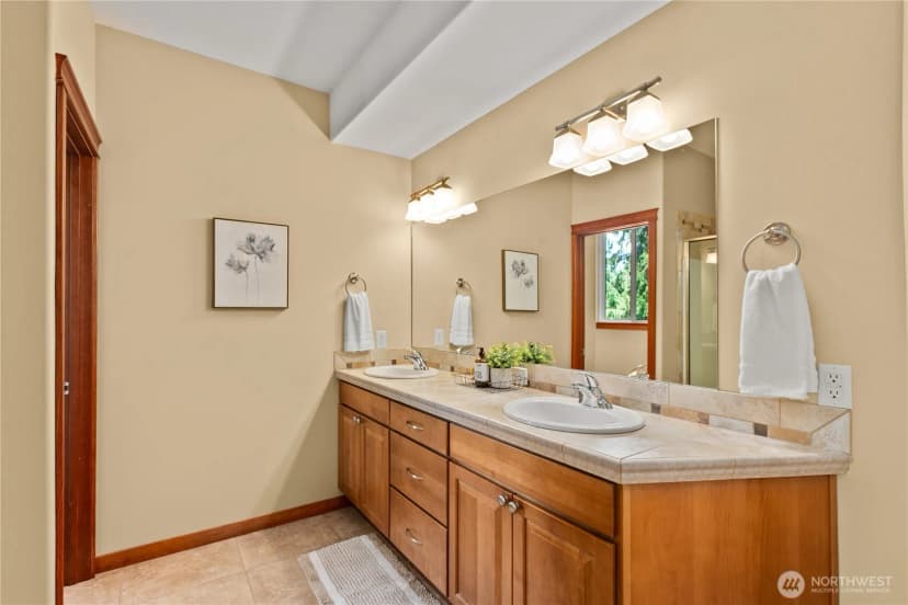 Property photo for 54 Grand View Lane, Bellingham photo 12
