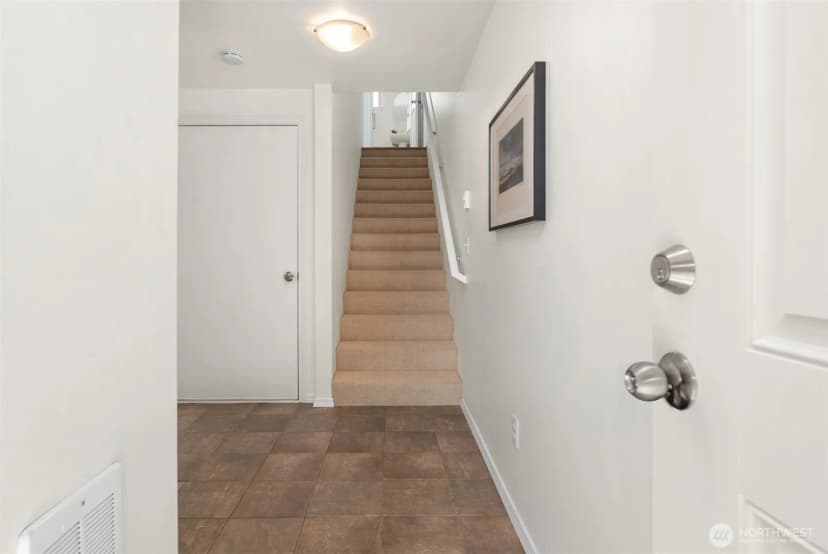 Property photo for 9033 18th Avenue Sw #a, Seattle photo 4