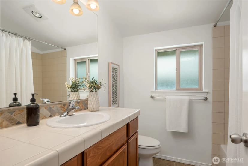 Property photo for 9033 18th Avenue Sw #a, Seattle photo 19