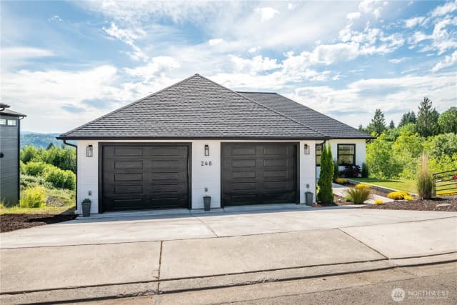 Property photo for 248 Curtis Drive, Longview photo 2