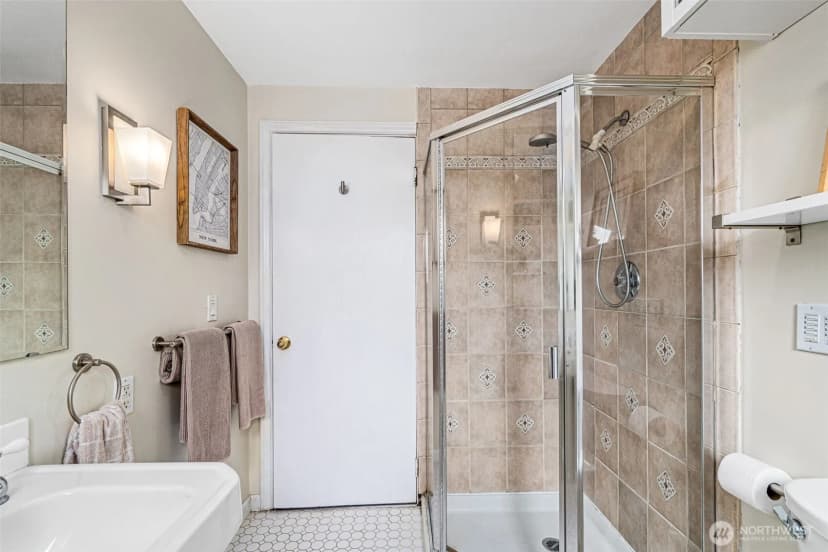 Property photo for 13720 Corliss Avenue N, Seattle photo 18