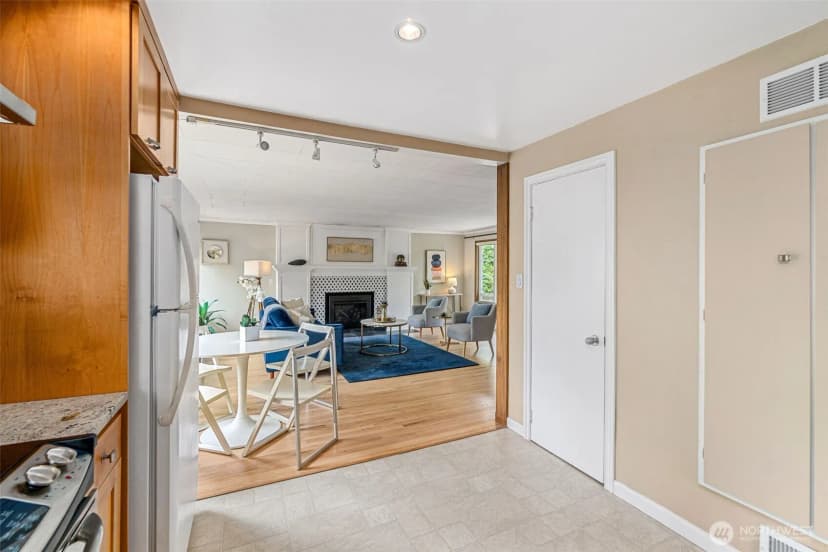 Property photo for 13720 Corliss Avenue N, Seattle photo 11