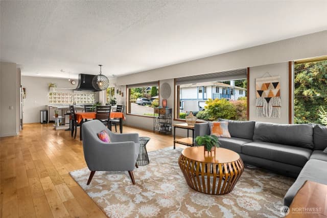 Property photo for 8814 Earl Avenue Nw, Seattle photo 5