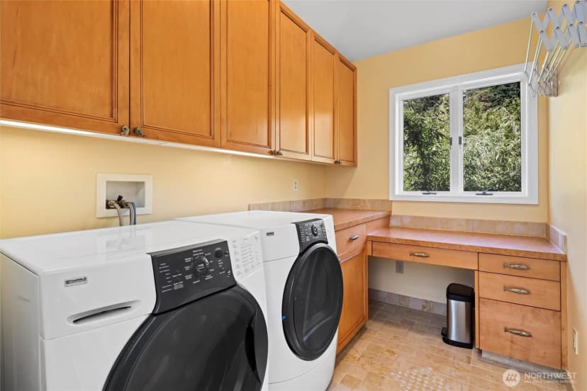 Property photo for 11047 Champagne Point Road Ne, Kirkland photo 32