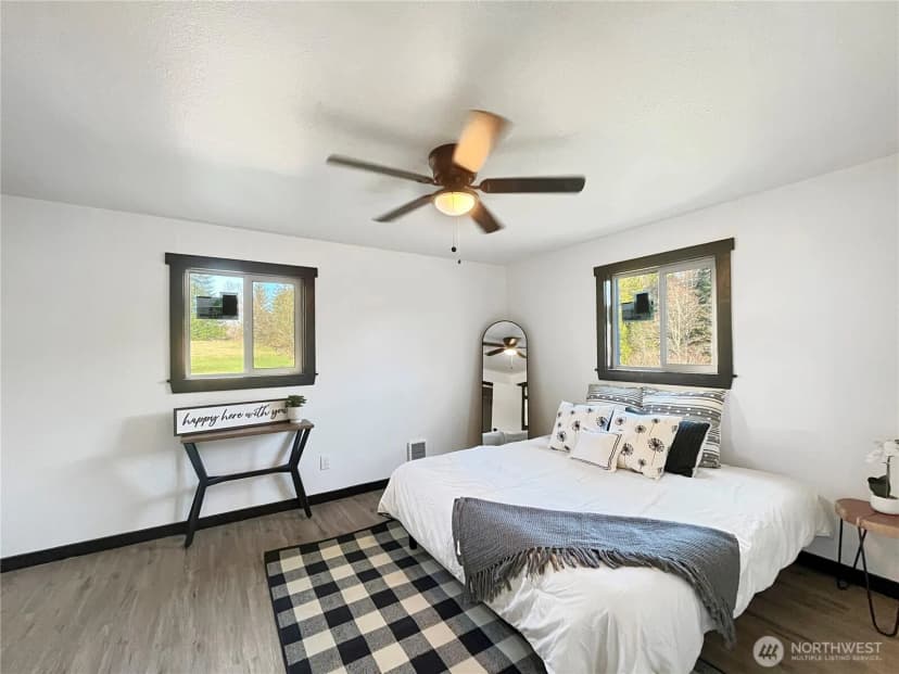 Property photo for 41 E Agate Loop Road, Shelton photo 13