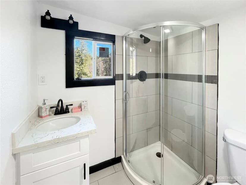 Property photo for 41 E Agate Loop Road, Shelton photo 16