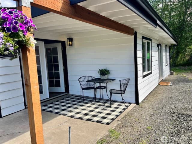 Property photo for 41 E Agate Loop Road, Shelton photo 5