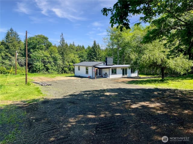 Property photo for 41 E Agate Loop Road, Shelton