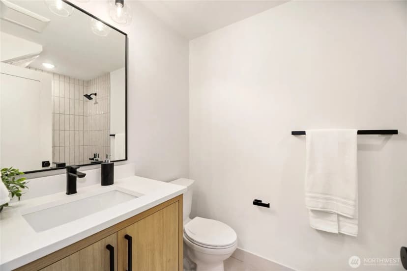 Property photo for 4515 44th Avenue Sw #a, Seattle photo 5