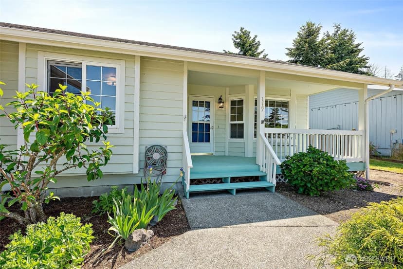 Property photo for 117 Eagle Glen Court, Eatonville photo 2
