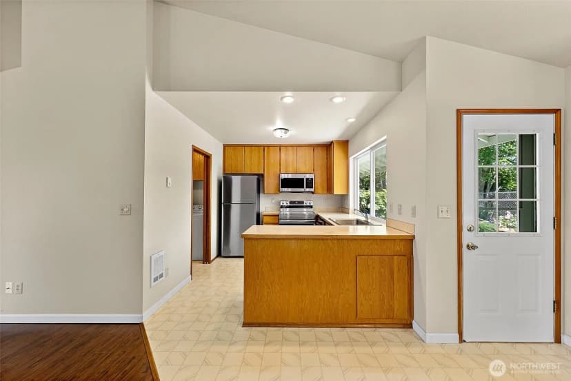 Property photo for 117 Eagle Glen Court, Eatonville photo 11