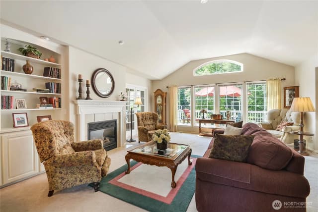 Property photo for 418 158th Place Nw, Arlington photo 4