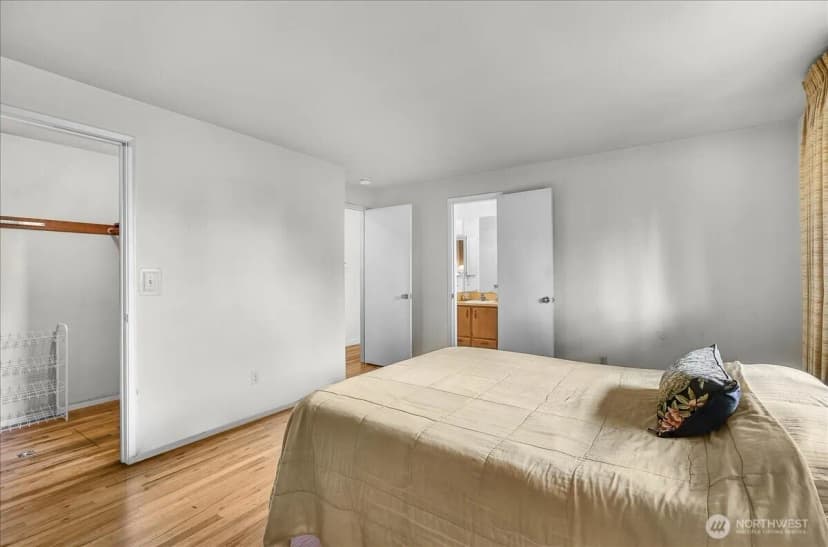 Property photo for 11611 Ne 134th St, Kirkland photo 12