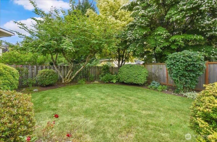 Property photo for 11611 Ne 134th St, Kirkland photo 18