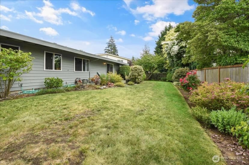 Property photo for 11611 Ne 134th St, Kirkland photo 17