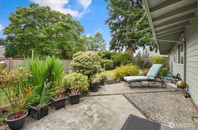 Property photo for 11611 Ne 134th St, Kirkland photo 16