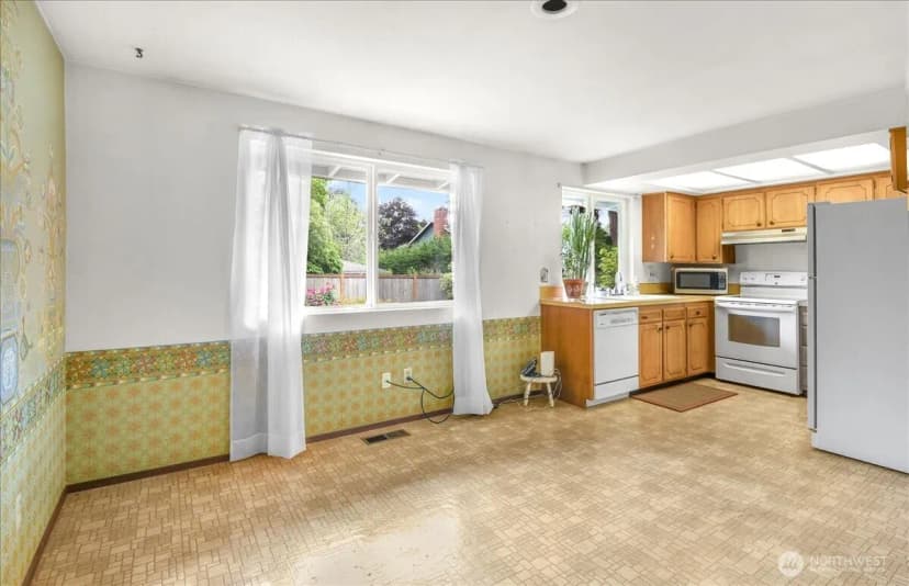 Property photo for 11611 Ne 134th St, Kirkland photo 8