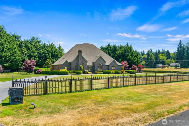 Property photo for 7212 Canterwood Drive Se, Olympia photo 2