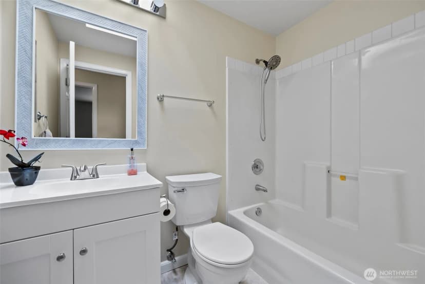 Property photo for 211 138th Place Se, Everett photo 15