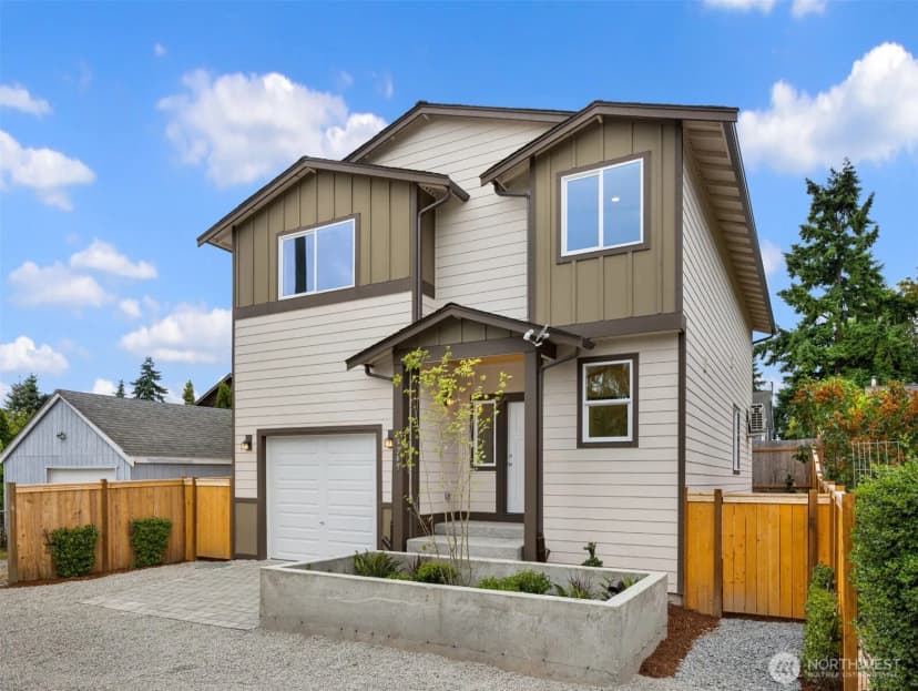 Property photo for 9245 Kelsey Lane Sw, Seattle photo 2