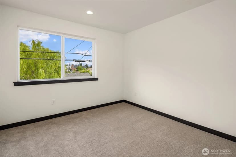 Property photo for 9245 Kelsey Lane Sw, Seattle photo 27
