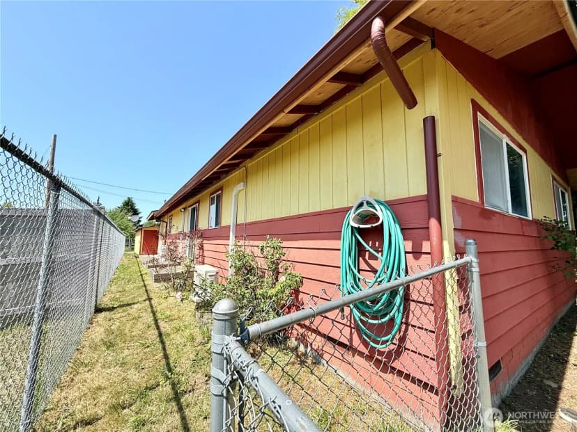 Property photo for 201 Montana Street S, Rainier photo 14
