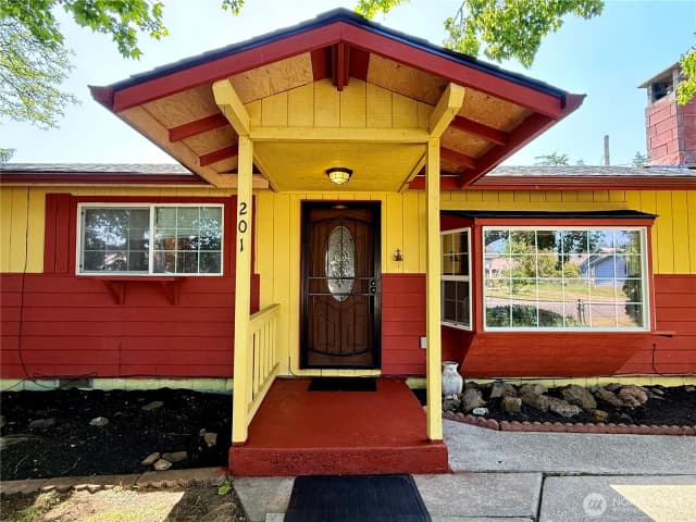 Property photo for 201 Montana Street S, Rainier photo 2