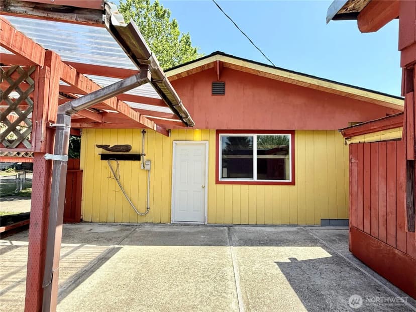 Property photo for 201 Montana Street S, Rainier photo 21