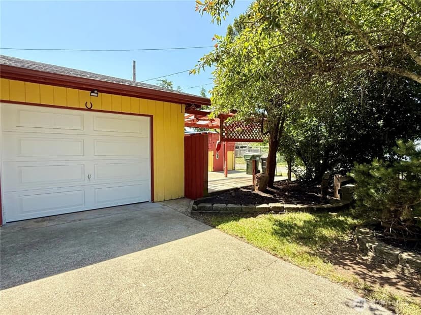 Property photo for 201 Montana Street S, Rainier photo 17