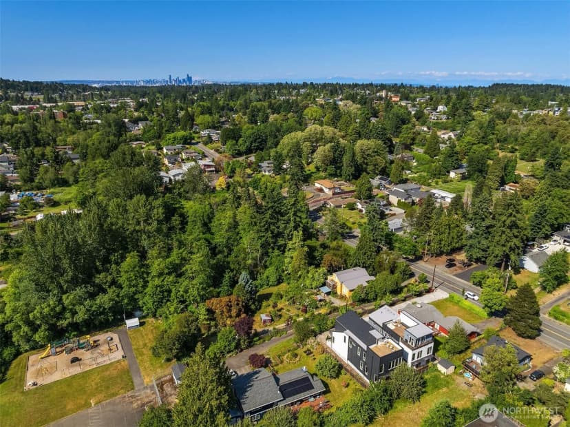 Property photo for 10227 26th Avenue Sw, Seattle photo 36