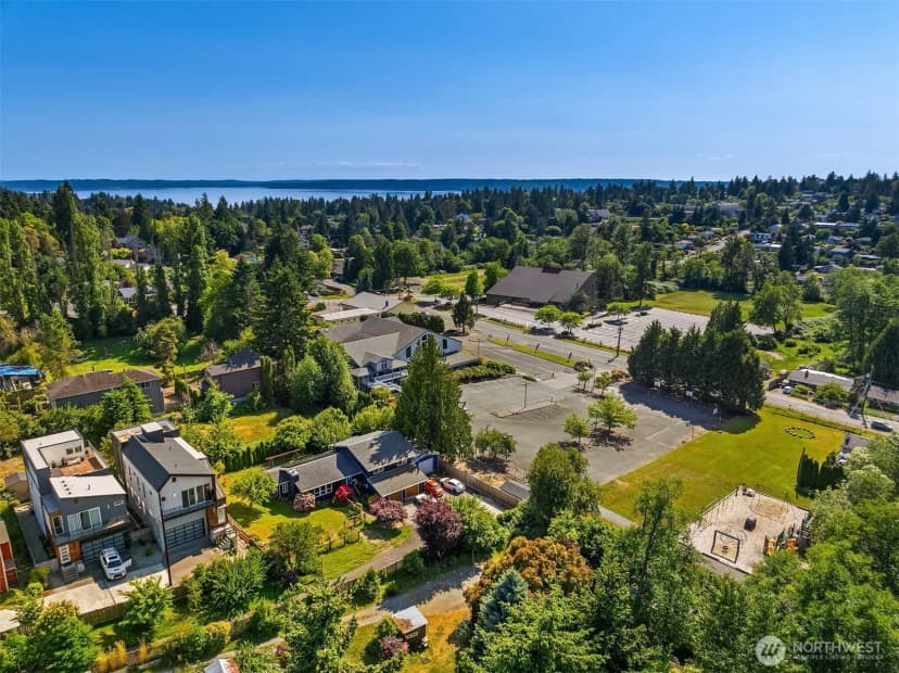 Property photo for 10227 26th Avenue Sw, Seattle photo 35