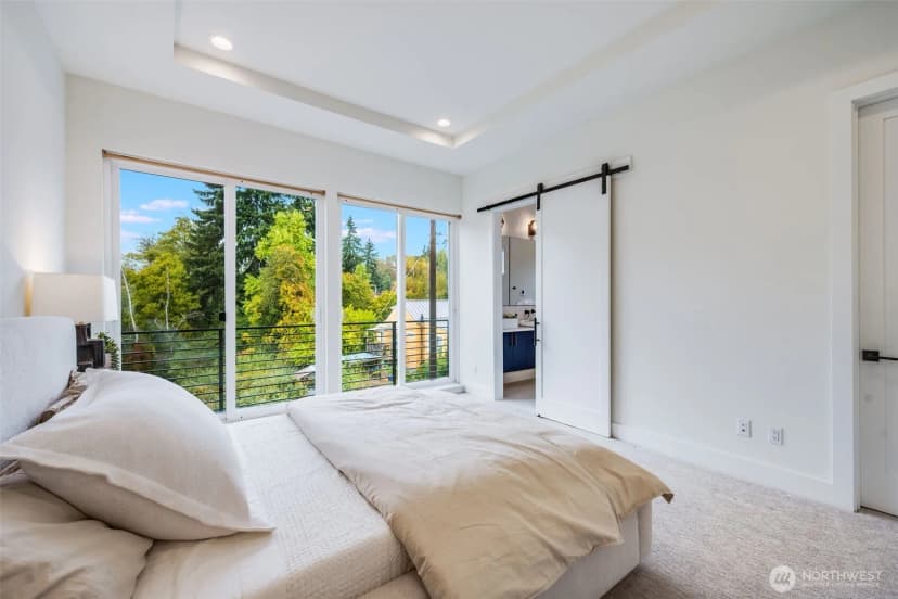 Property photo for 10227 26th Avenue Sw, Seattle photo 19