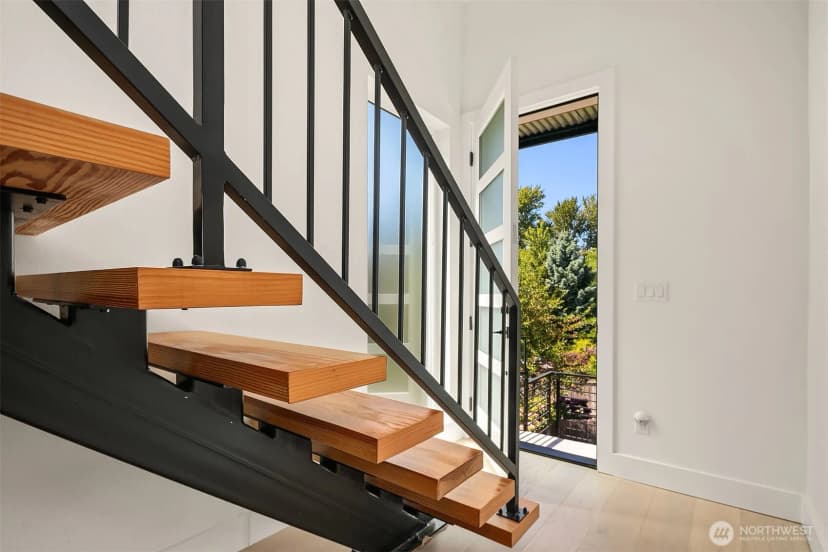 Property photo for 10227 26th Avenue Sw, Seattle photo 15