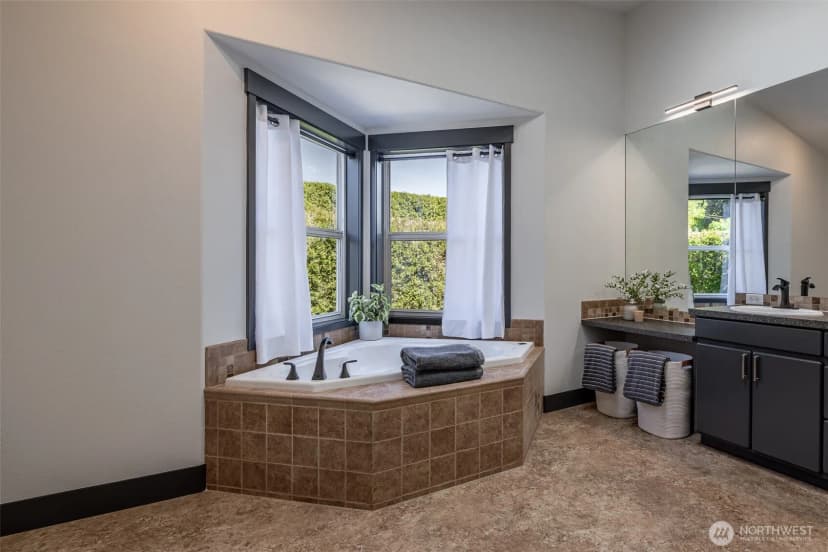 Property photo for 628 Meadows Drive, Wenatchee photo 18