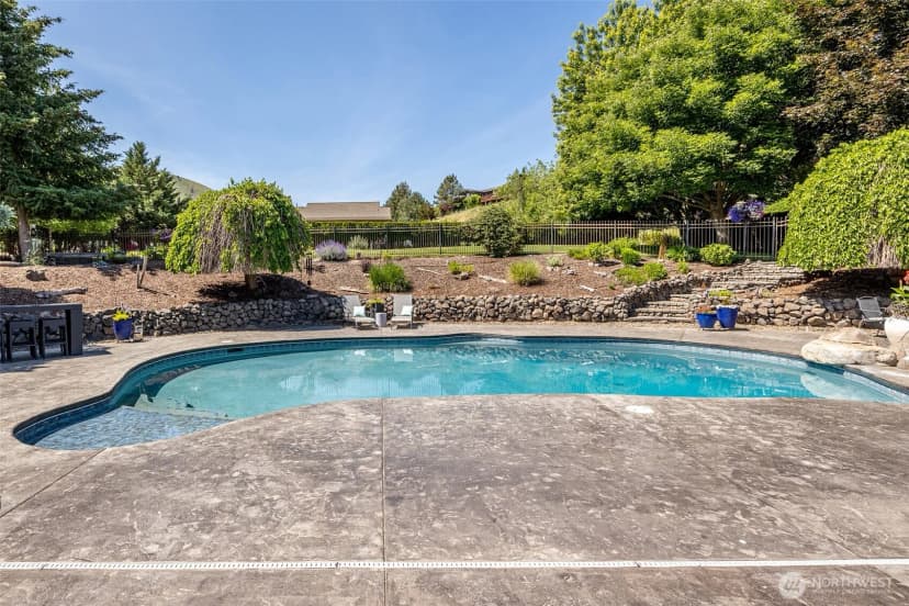 Property photo for 628 Meadows Drive, Wenatchee photo 32