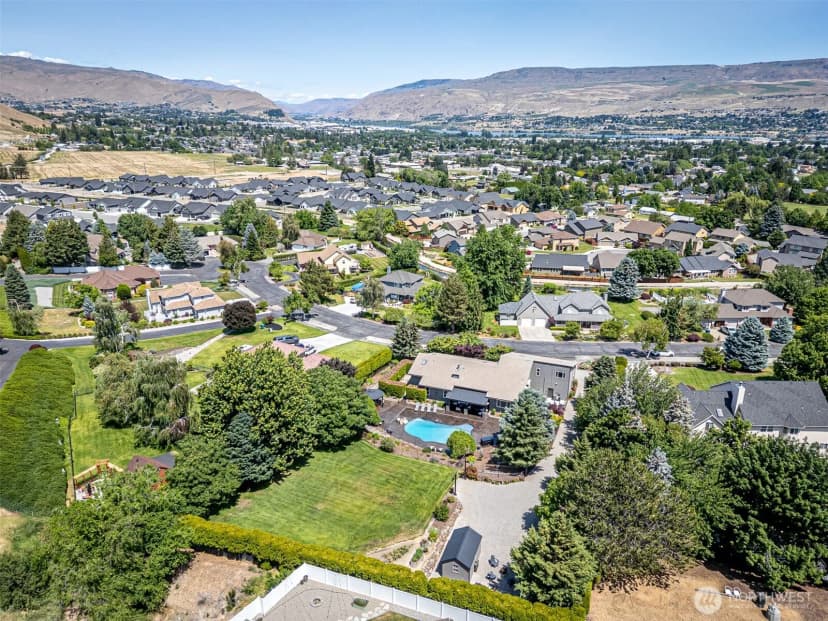 Property photo for 628 Meadows Drive, Wenatchee photo 40