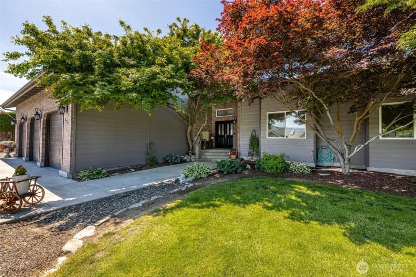 Property photo for 628 Meadows Drive, Wenatchee photo 5