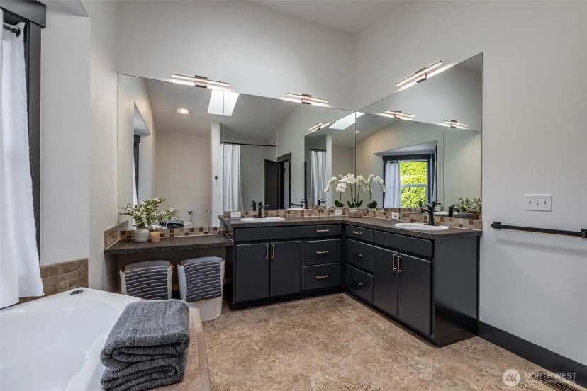 Property photo for 628 Meadows Drive, Wenatchee photo 19