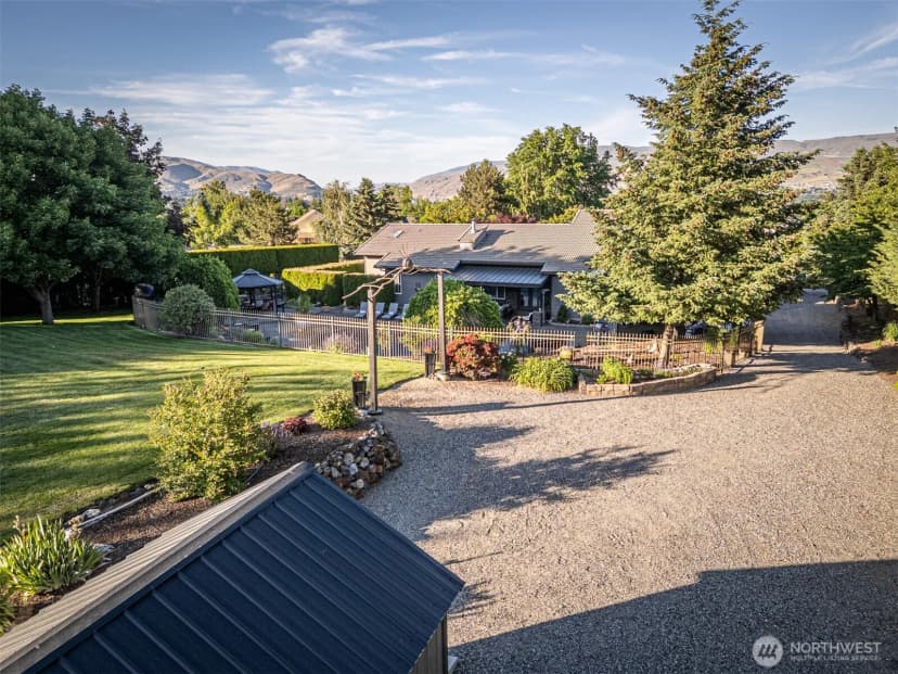 Property photo for 628 Meadows Drive, Wenatchee photo 38
