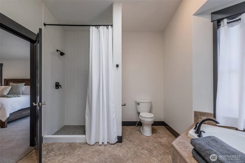 Property photo for 628 Meadows Drive, Wenatchee photo 20